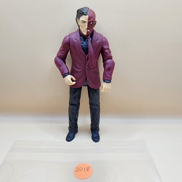 2018 BATMAN Missions DC Comics Two Face 6" Action Figure - Picture 3 of 5